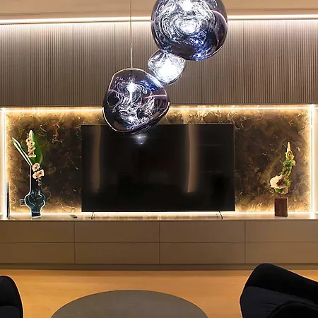 Luxury Smart In Old Town, Sleep On Haestens Апарт-готель 4*