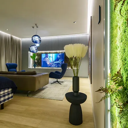 Hotel apartamentowy Presidential - The Location, Beds, Smart-house System And Interior