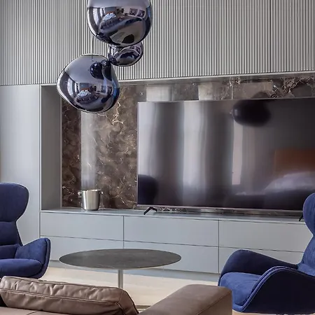 Hotel apartamentowy Presidential - The Location, Beds, Smart-house System And Interior